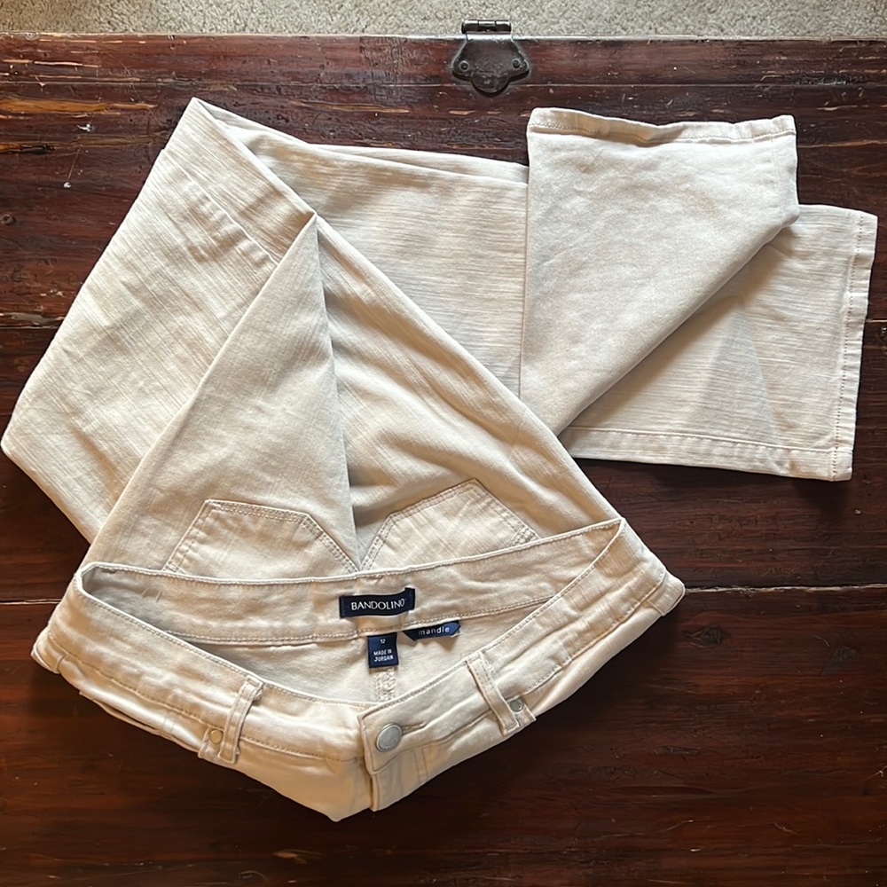 BANDOLINO “Mandie” Beige Straight Leg Average Length Stretch Jeans~Like New!